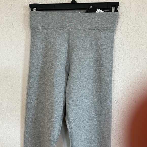 Nike Gray High-Waisted Graphic Leggings Xs - Picture 5 of 9